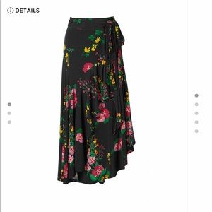 Cabi Drama Wrap Skirt🌺🌸🌼